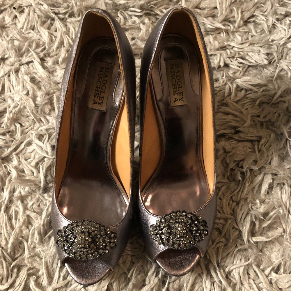 Badgley Mischka Silver Heels- Size 9.5